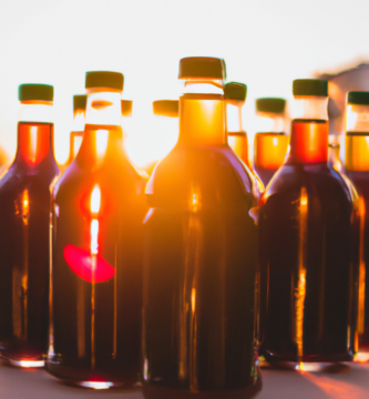 Kombucha de todo tipo, muchas botellas en un atardecer, imagen realista